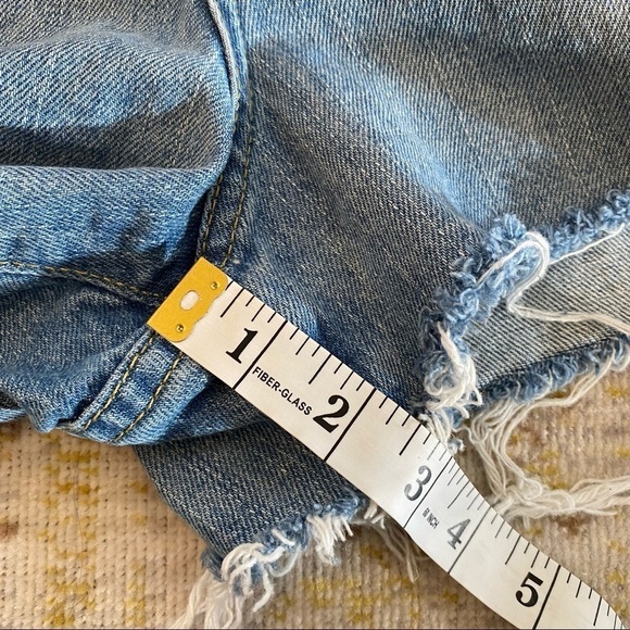 BDG Girlfriend High Rise Jean Shorts Urban Outfitters Blue Distressed  Sz 34 - Picture 12 of 14